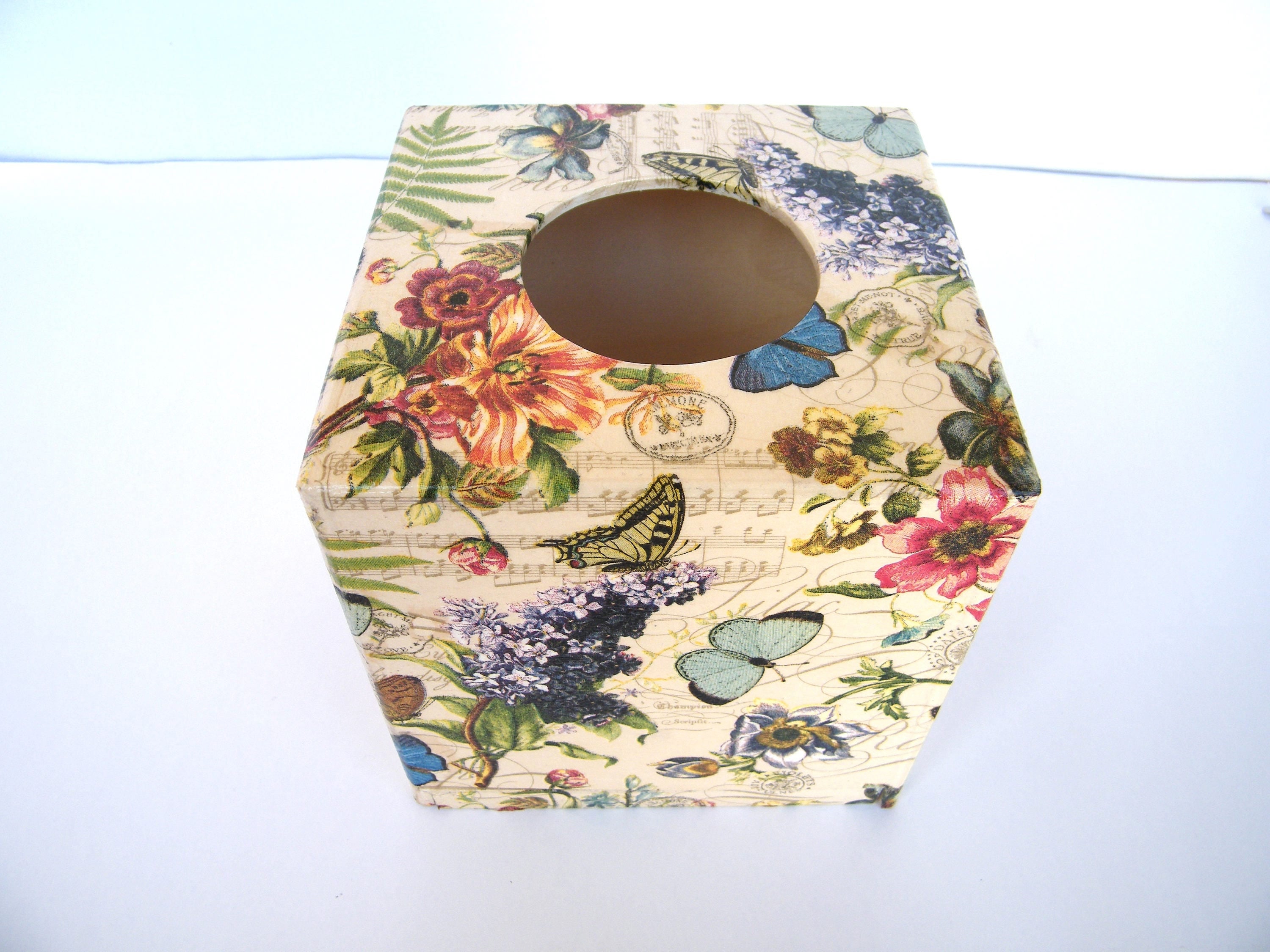 Flowers Tissue Box Cover, Square Tissue Box, Floral Napkins Box, Tissue Dispenser, Kithchen Napkins Holder, New Home Gift, Serviletten Box