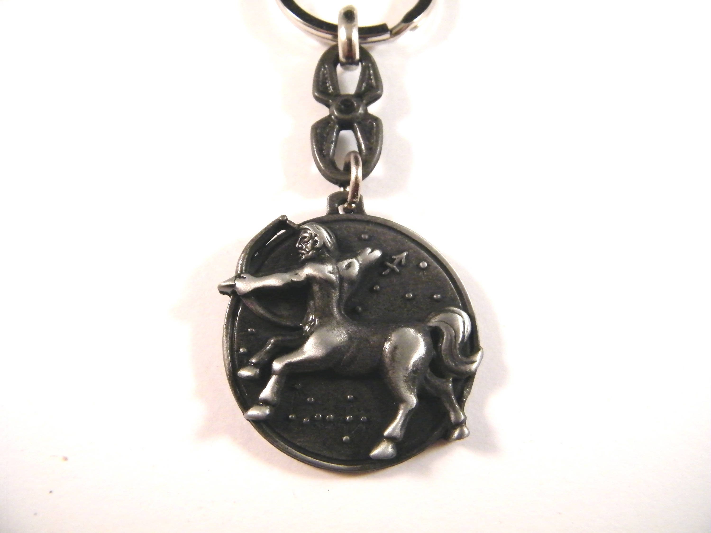 Sagittarius zodiac keychain, zodiac keyring, astrology charm, horoscope pendant, Sagittarus jewelry, birthday gift, bag charm, car accessory