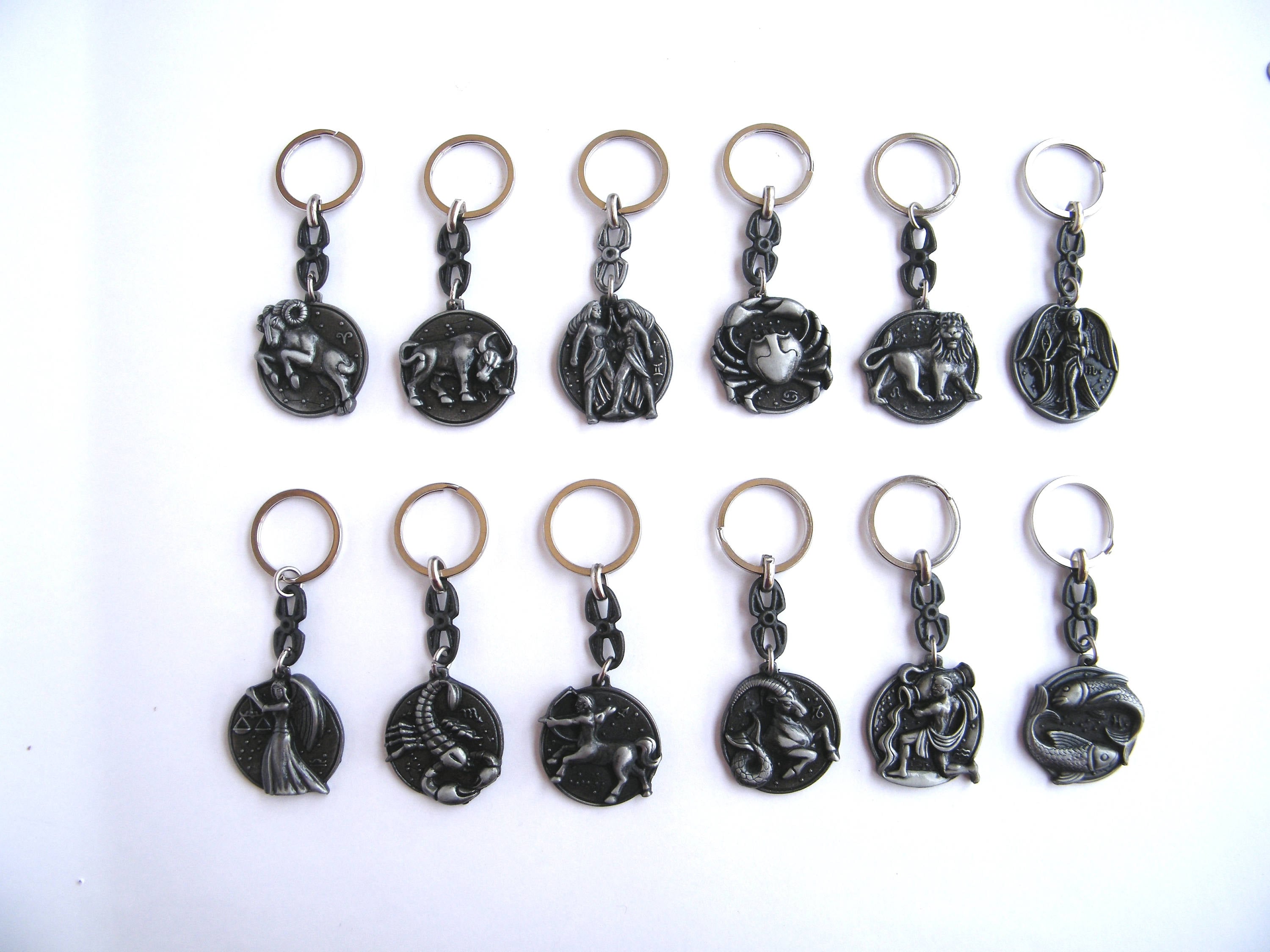 Sagittarius zodiac keychain, zodiac keyring, astrology charm, horoscope pendant, Sagittarus jewelry, birthday gift, bag charm, car accessory