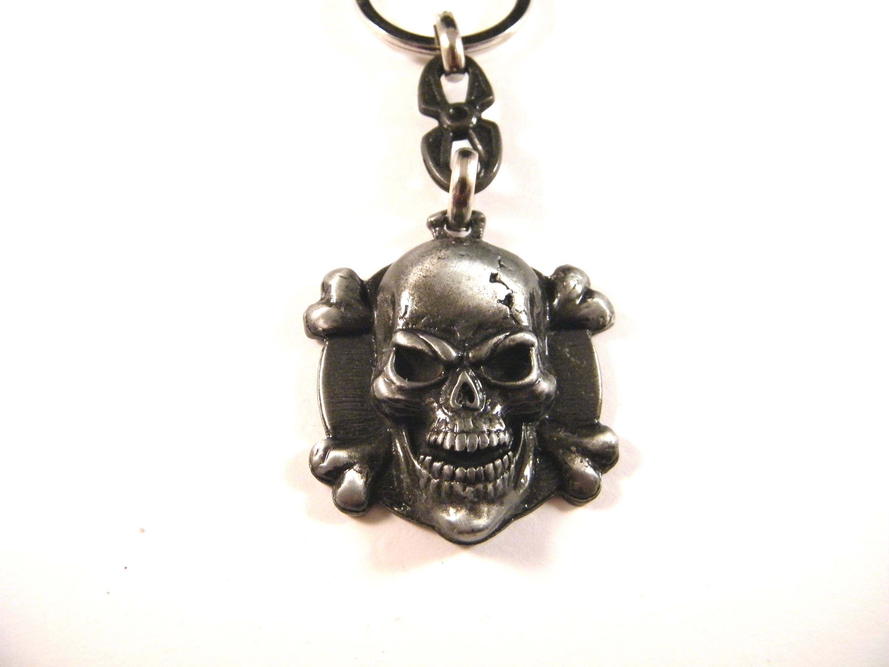 Skull keyring, bones keychain, skull charm, gothic keyring, halloween gift, 2D human skull pendant, rocker fans keyring, men gift
