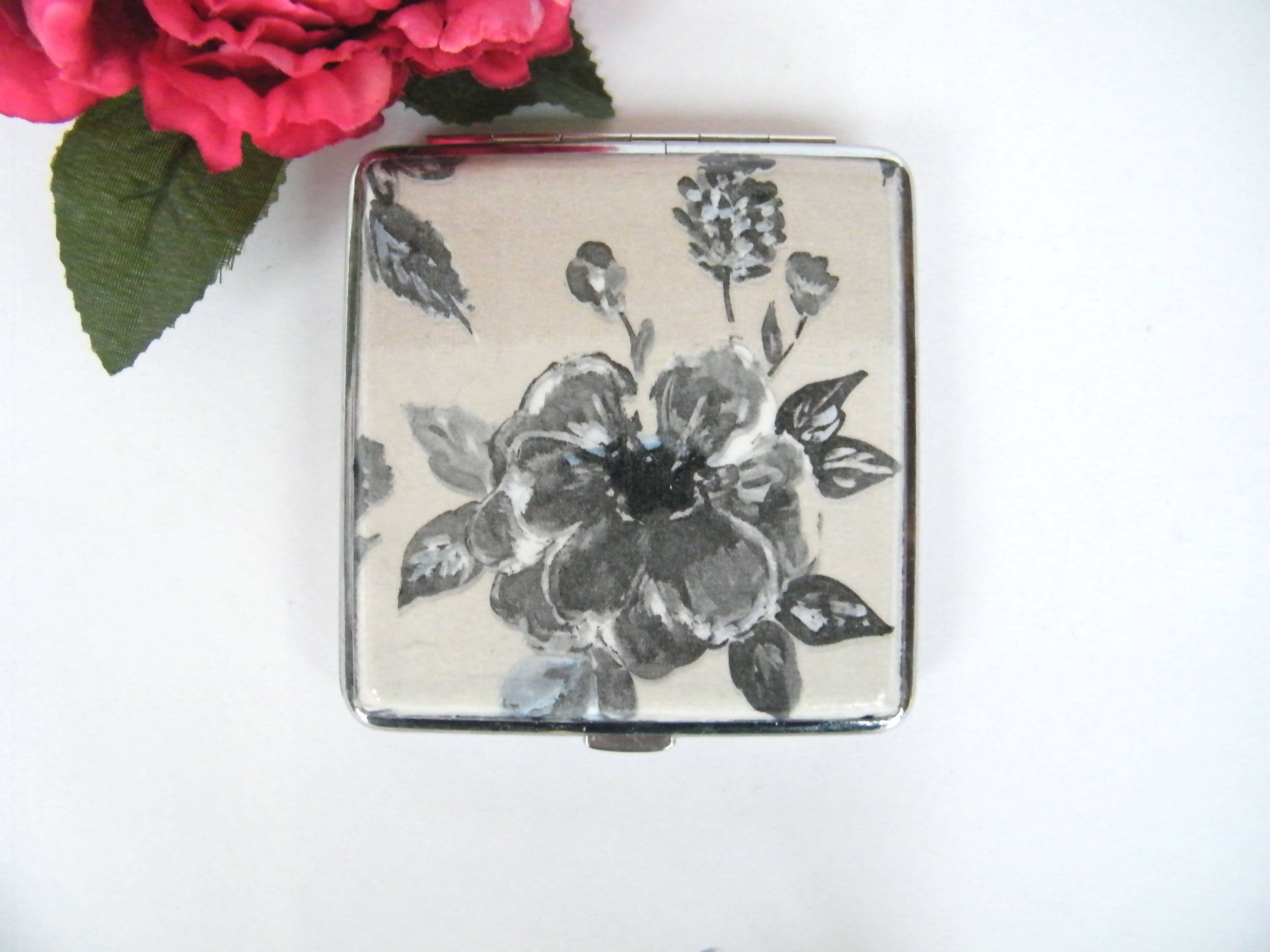 Pitillera Floral Artesanal para Mujer, Estuche para Cigarrillos King Size, Tarjetero Elegante