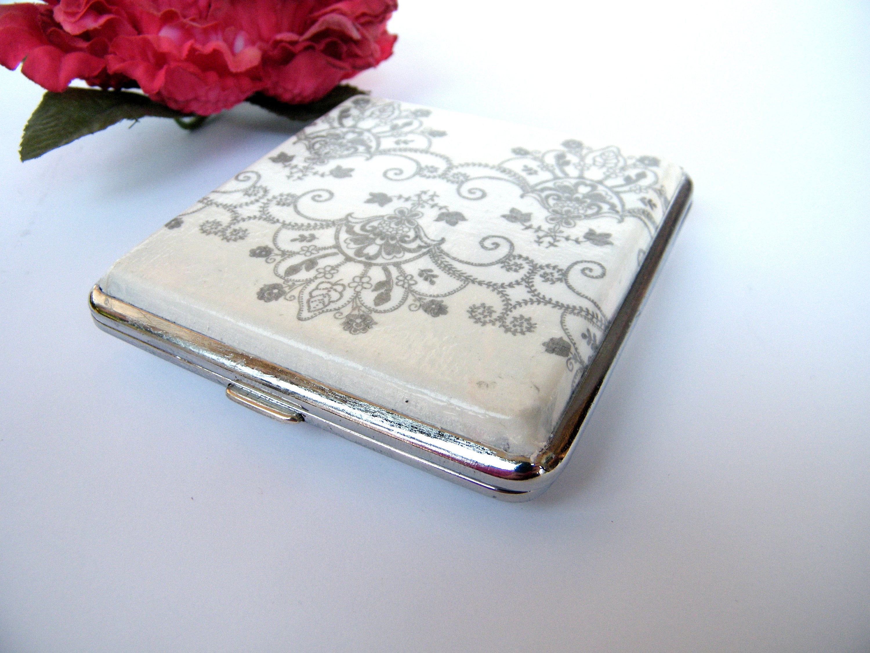 Elegant Cigarette Case with Lace, Cigarette box, Bag Purse, Perfect Gift for Smokers - Backpack Purse and Credit Card, Woman Case for bag