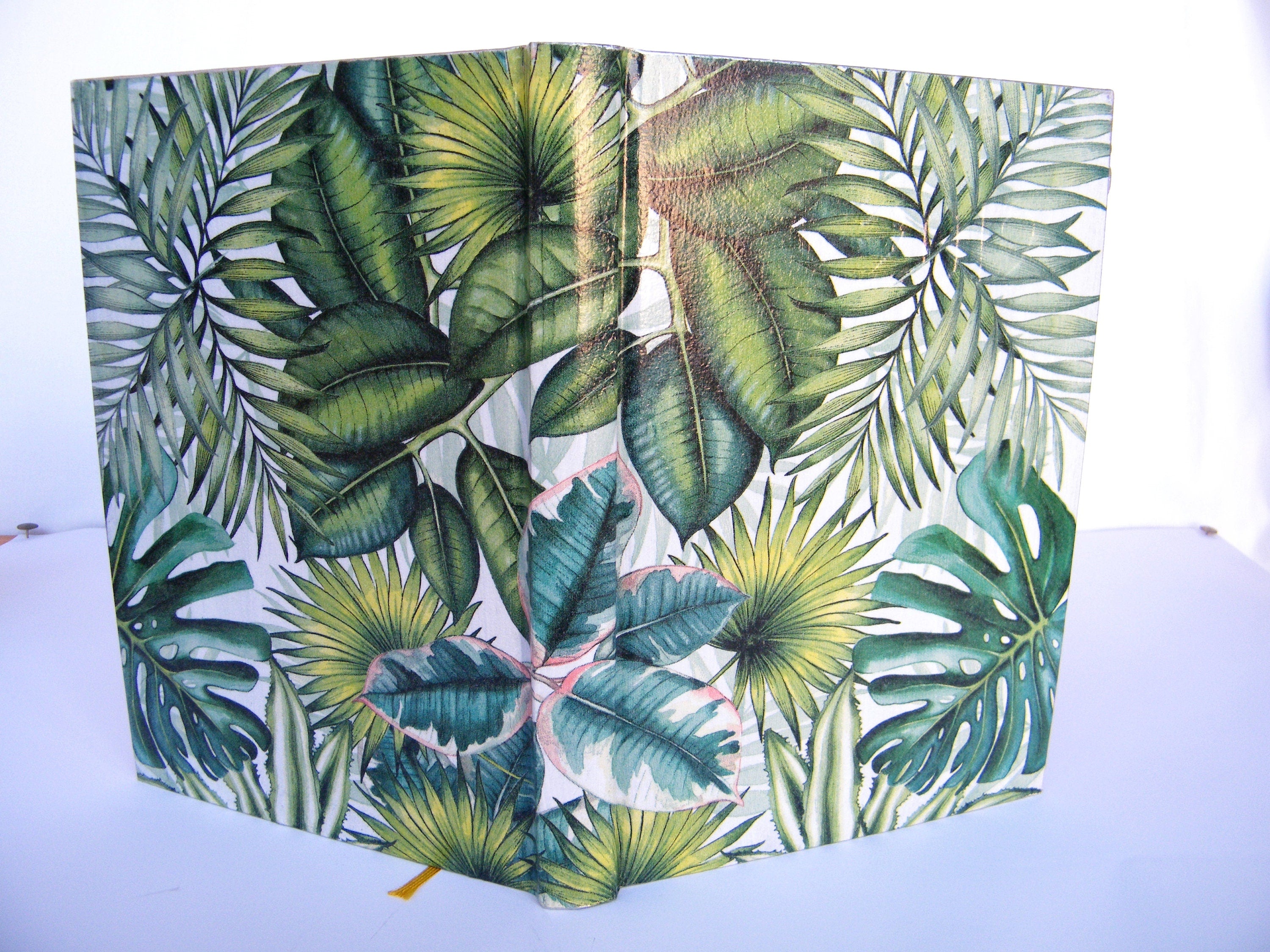Tropical Leaf 2026 Daily Planner: Floral Jungle A5 Diary