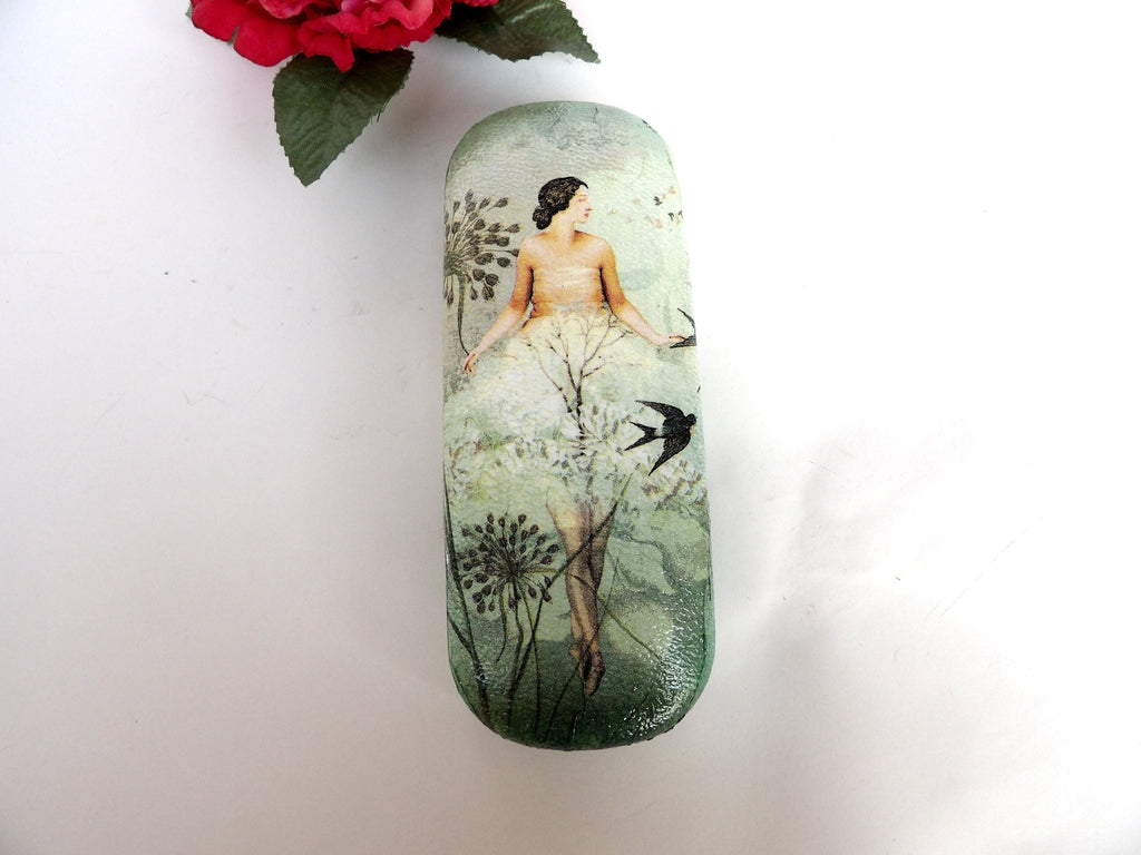 Hard Eyeglasses Case for Woman, Romantic Glasses Holder, Women Reading Accessory, Green Elegant Case, Gift for Mother, Bag Accessory