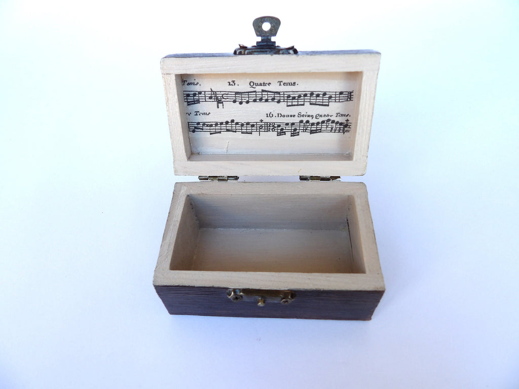 Wooden jewelry box with violin, small trinket box for musicians, OOAK art box, rustic box, gift for music teacher, strings lover gift
