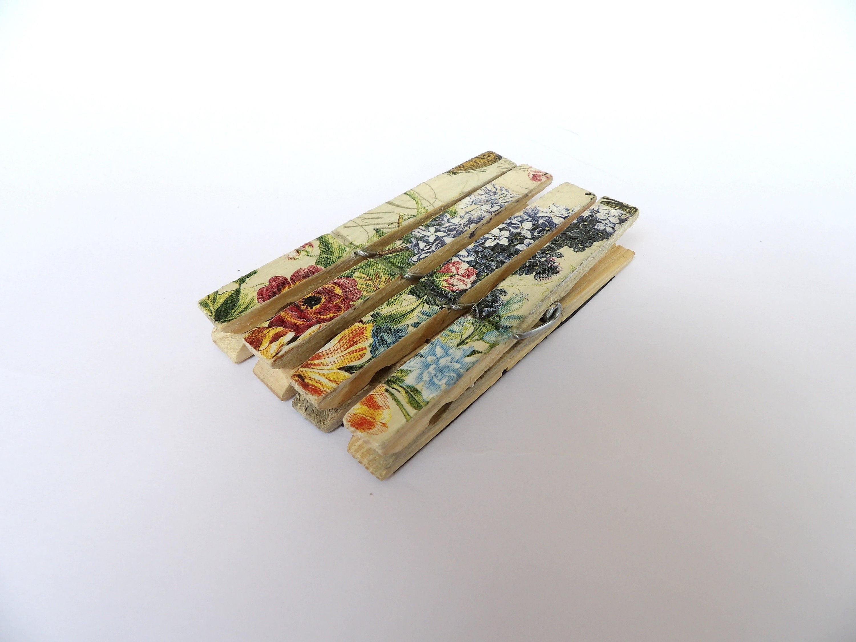 Set of 4 clothes pin magnets, fridge magnet, office clips, memo organizer, vintage clothespin, decorated clips, teacher gift, photo holder