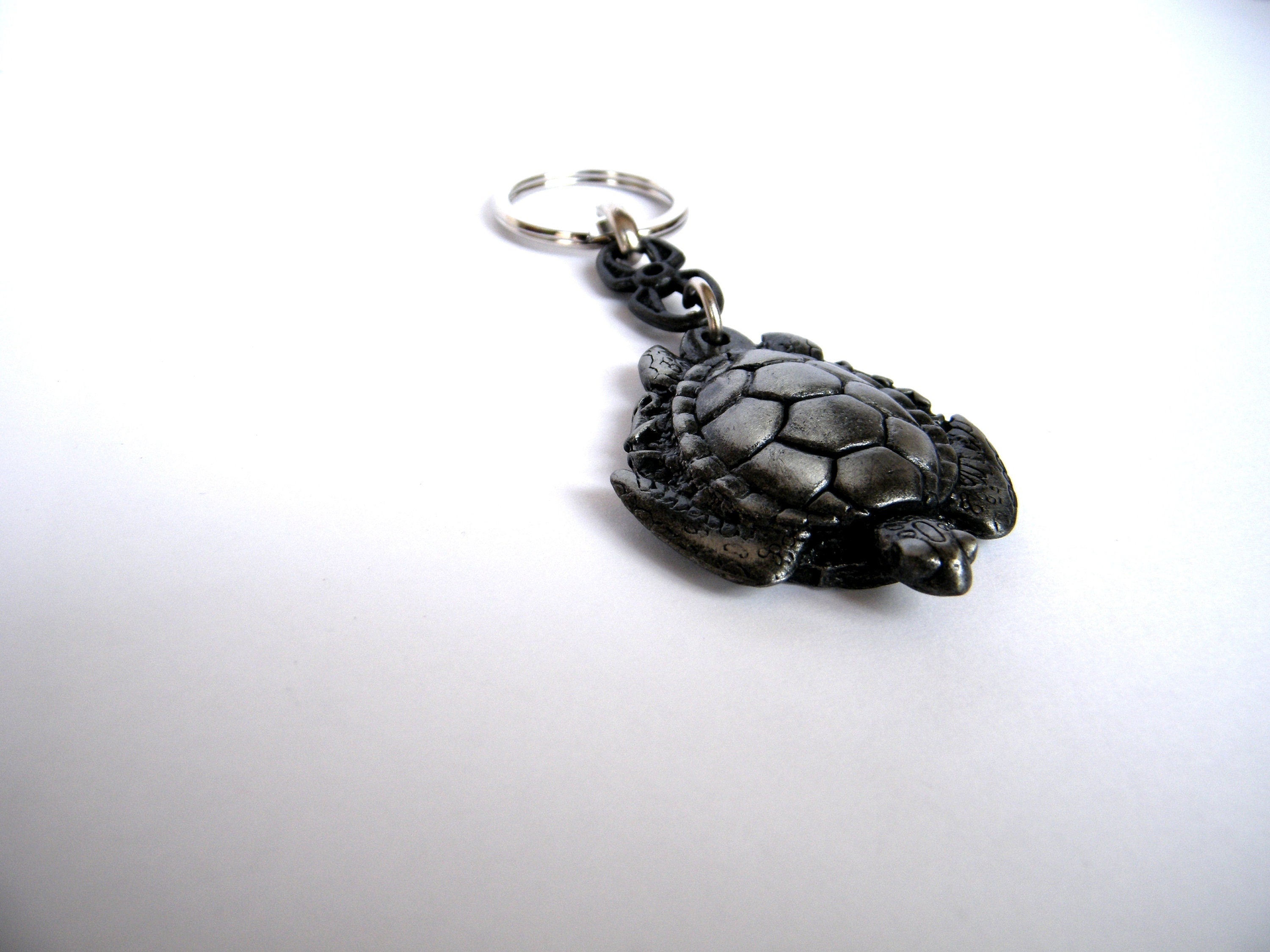 Sea turtle keychain, ocean keyring, divers gift, beach themed gift, sea turtle charm, gift for him, animal keychain, bag accessory,