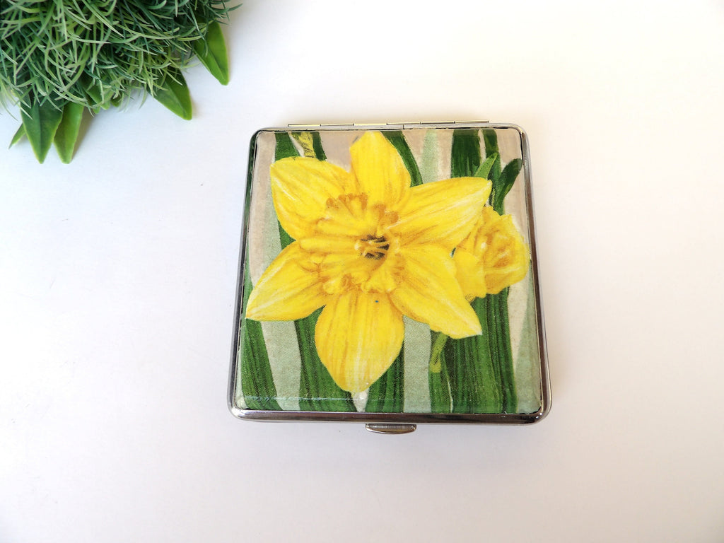 Daffodil Cigarette  Case, Regular Size Cigarrette Box, Smoking Accessory, Women Business Card Case, Cigarette Wallet, Backpack Purse