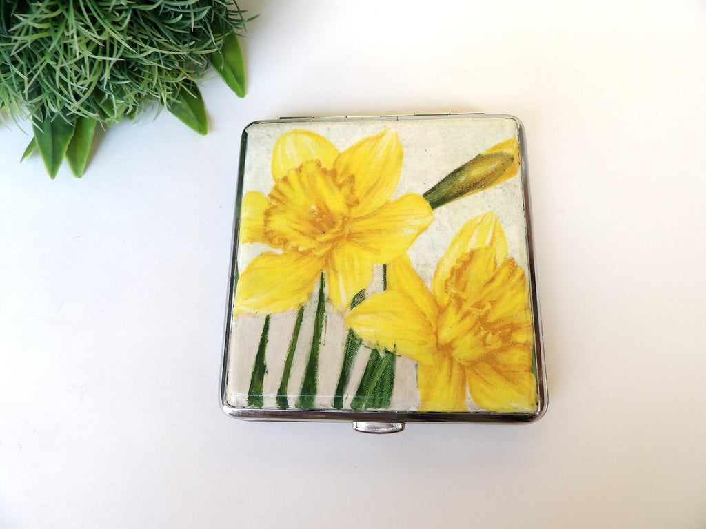 Daffodil Cigarette  Case, Regular Size Cigarrette Box, Smoking Accessory, Women Business Card Case, Cigarette Wallet, Backpack Purse