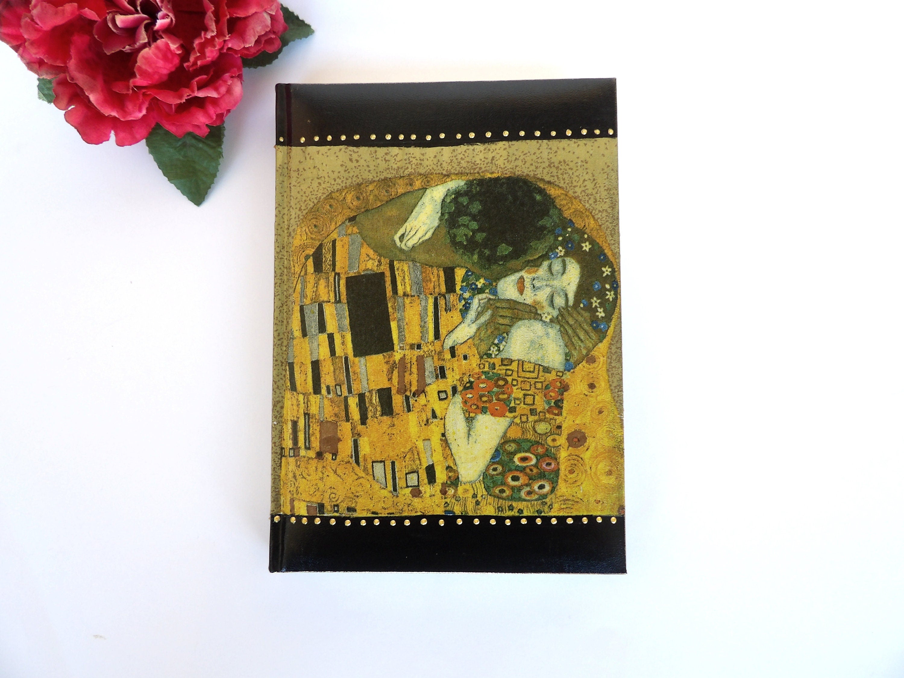 Gustav Klimt 'The Kiss' 2026 A5 Daily Art Diary