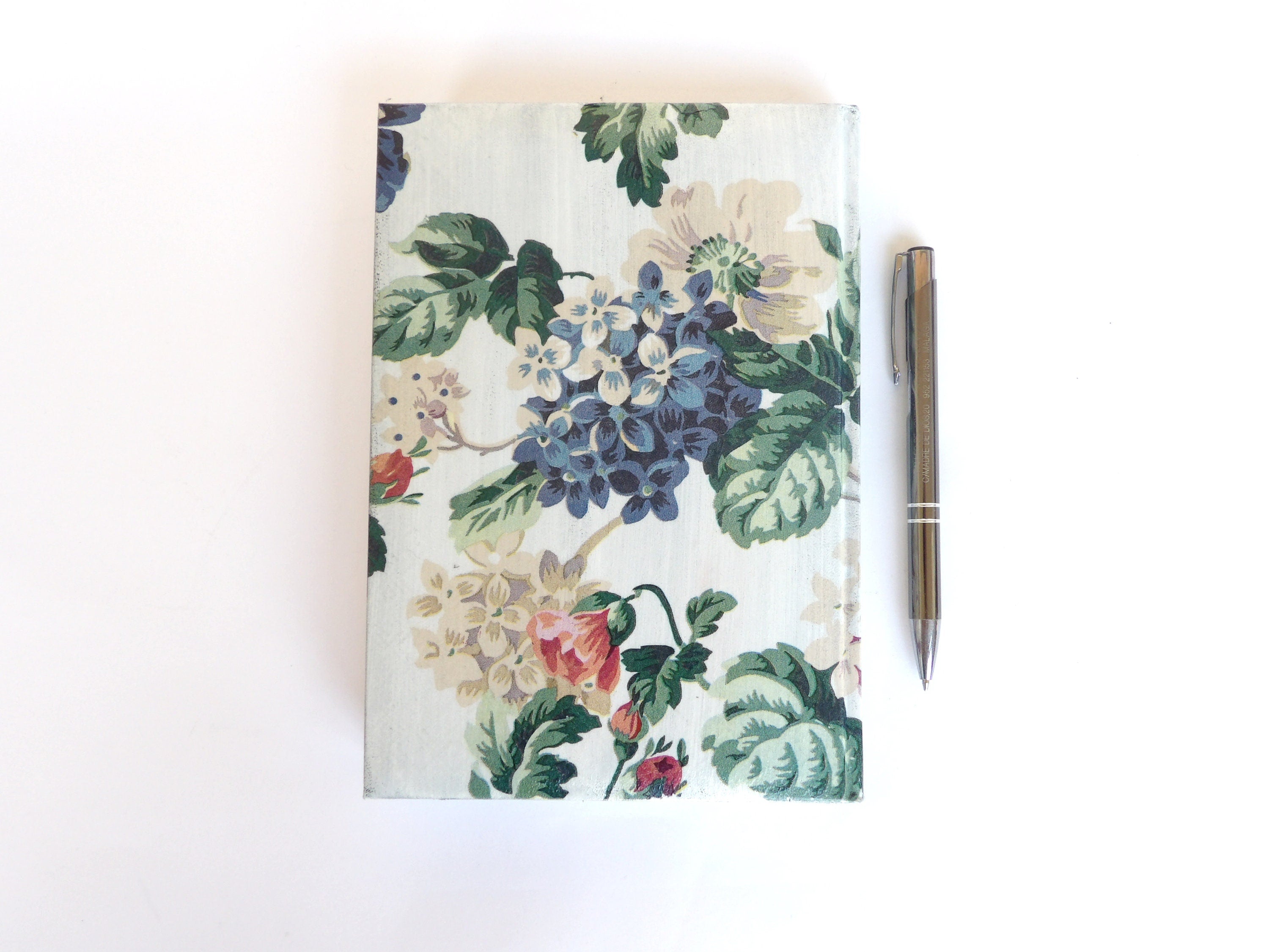 Day a Page Diary 2026, A5 Hard Cover Planner, Journal, Appointment Book, Agenda Day Per Page, Floral Co-worker Gift, Multilingual Calendar