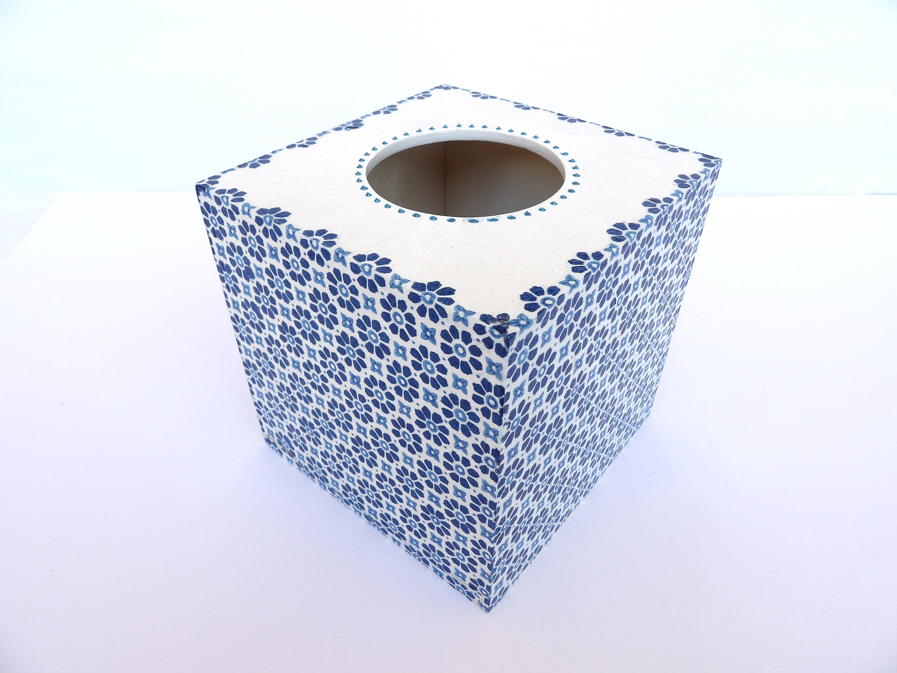 Blue Tissue Cover Box, Square Napkins Box, Wooden Napkins Holder, Housewarming Gift, Floral Design Box, Livingroom Decoration