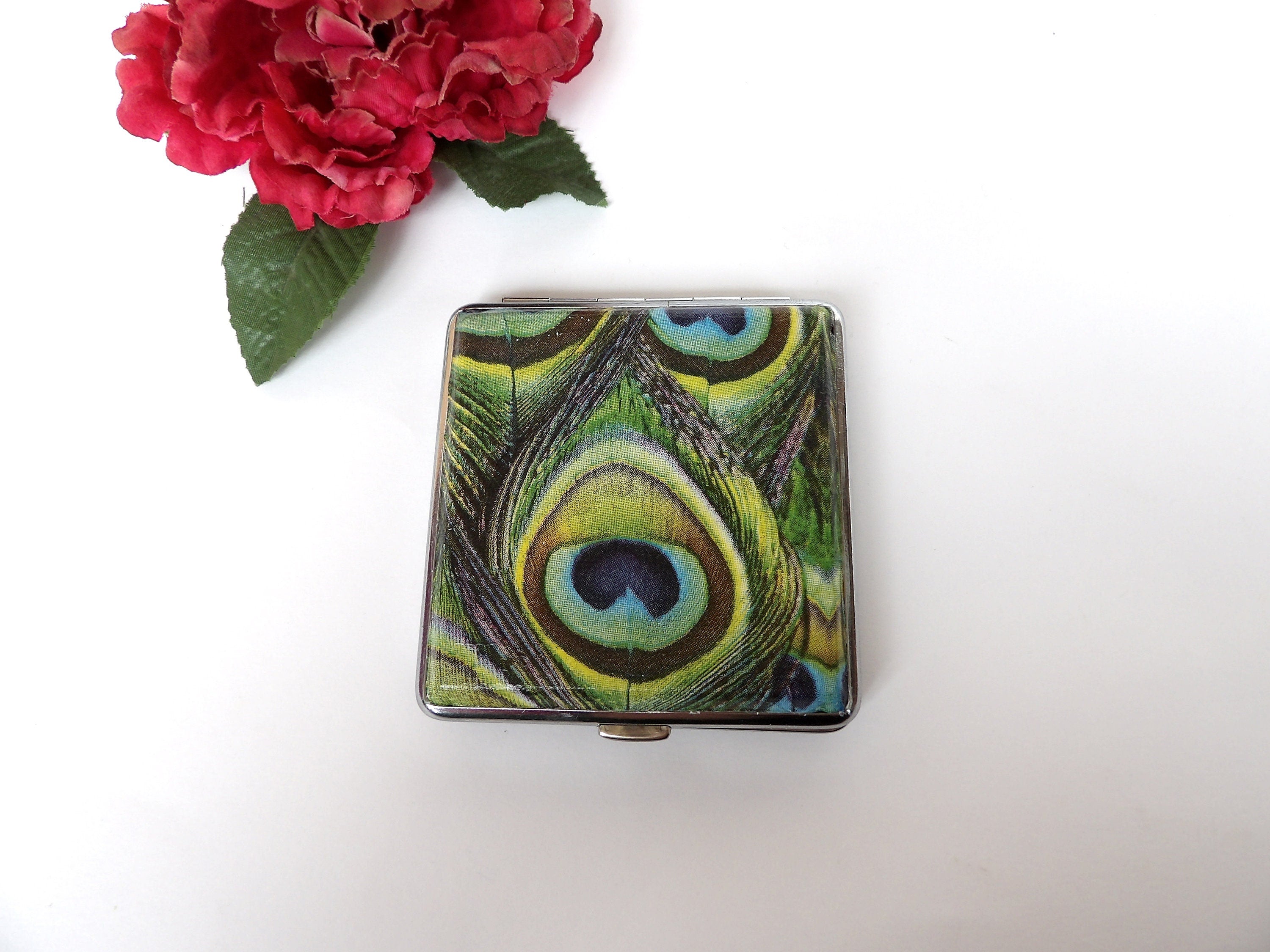 Elegant Peacock Feather Cigarette Case – Vintage Metal Smokers Gift, King Size Box, Unique Wallet for Women