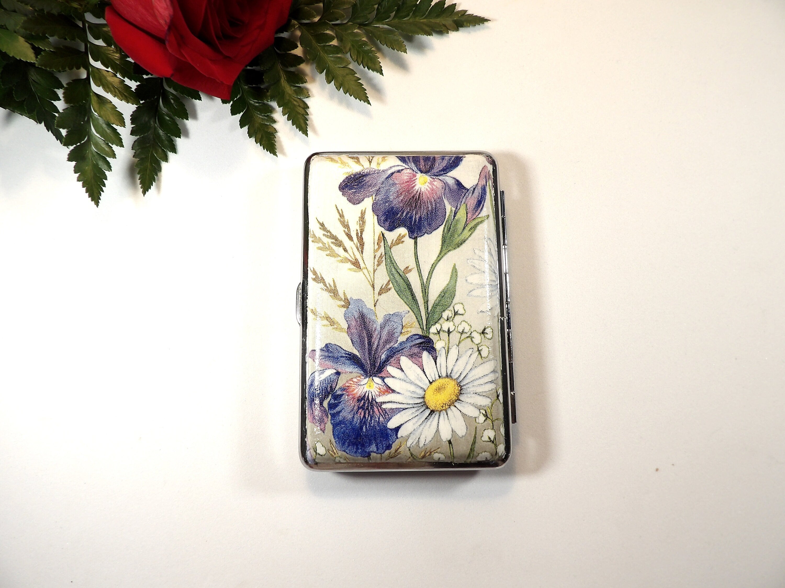 Blue Iris and daisy slim 100's Cigarrette Case, Business Card Case, Gift for Smokers, Elegant Gift for Her, Credit Card Case, Bag Purse