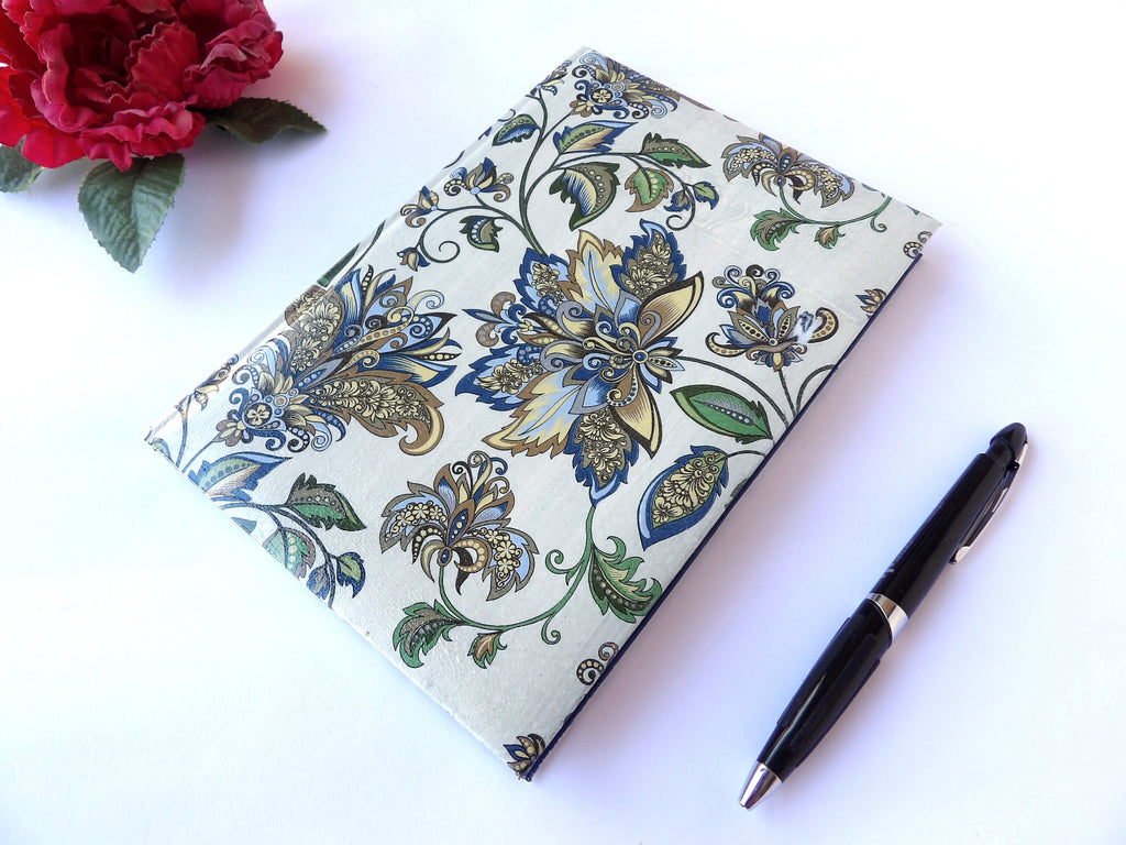 2026 Daily Diary, A5 Hard Cover Planner, Journal, Appointment Book, Agenda Day to a Page, Vintage Flowers, Co-worker Multilingual Calendar