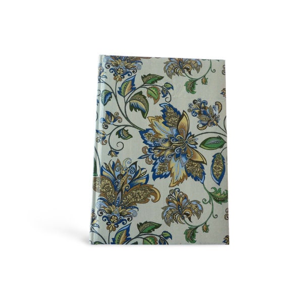 2026 Daily Diary, A5 Hard Cover Planner, Journal, Appointment Book, Agenda Day to a Page, Vintage Flowers, Co-worker Multilingual Calendar