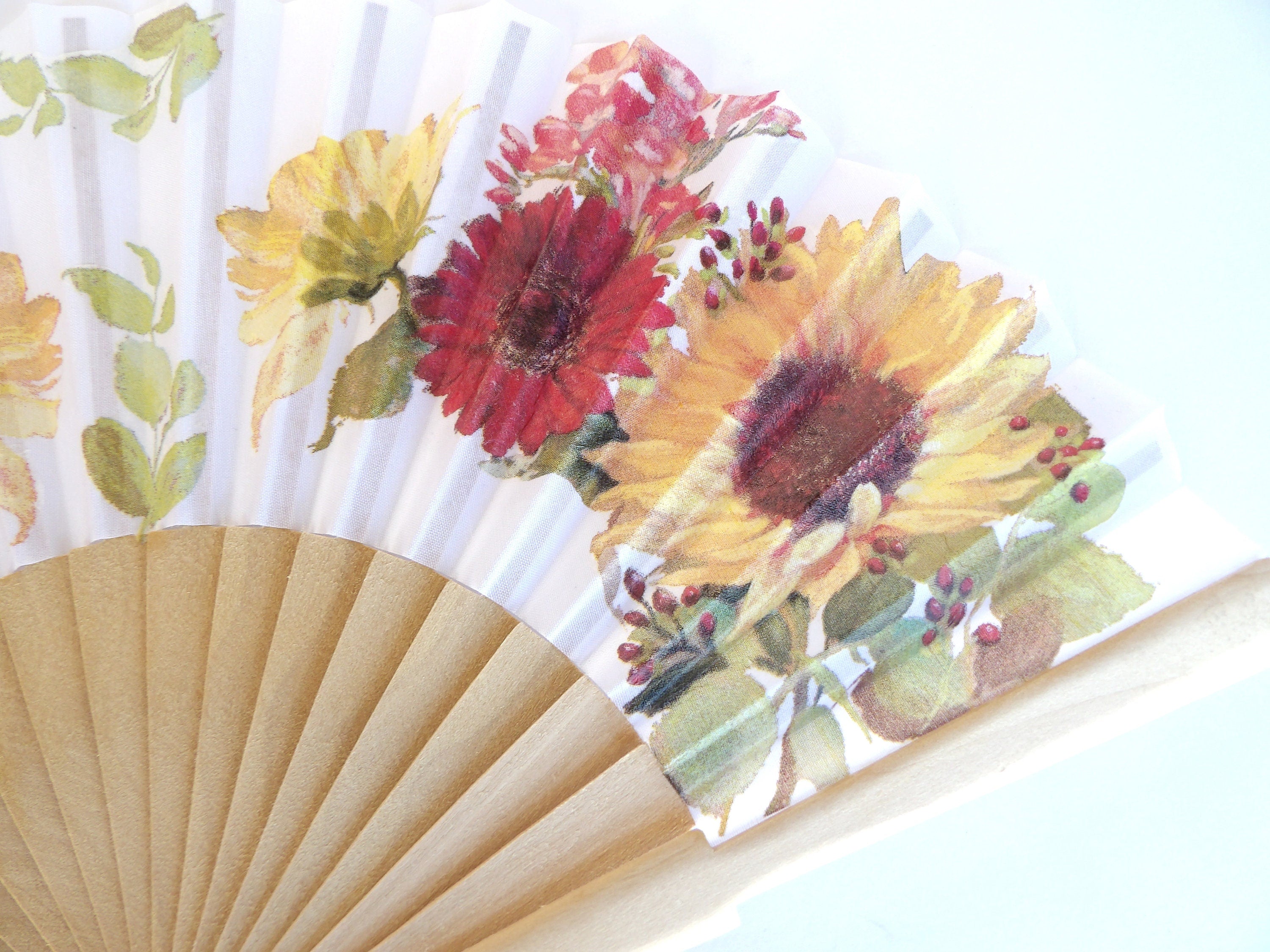 Gerbera Daisy Hand Fan, Sunflower Holding Fan, Evening or Wedding Dress Accessory, Spanish Hand Fan, Wedding Favor, Contemporary Fan