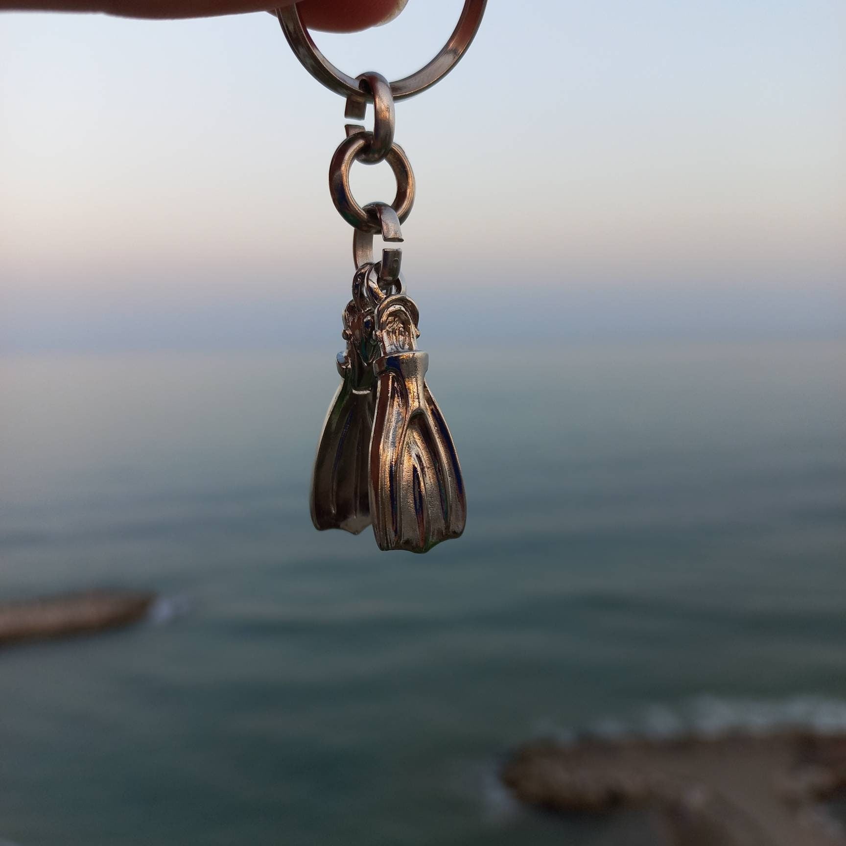 Scuba diving flippers keyring, diving keychain, swimmers gift, swim team, diving sports Charm, diver fins, gift for diving lovers