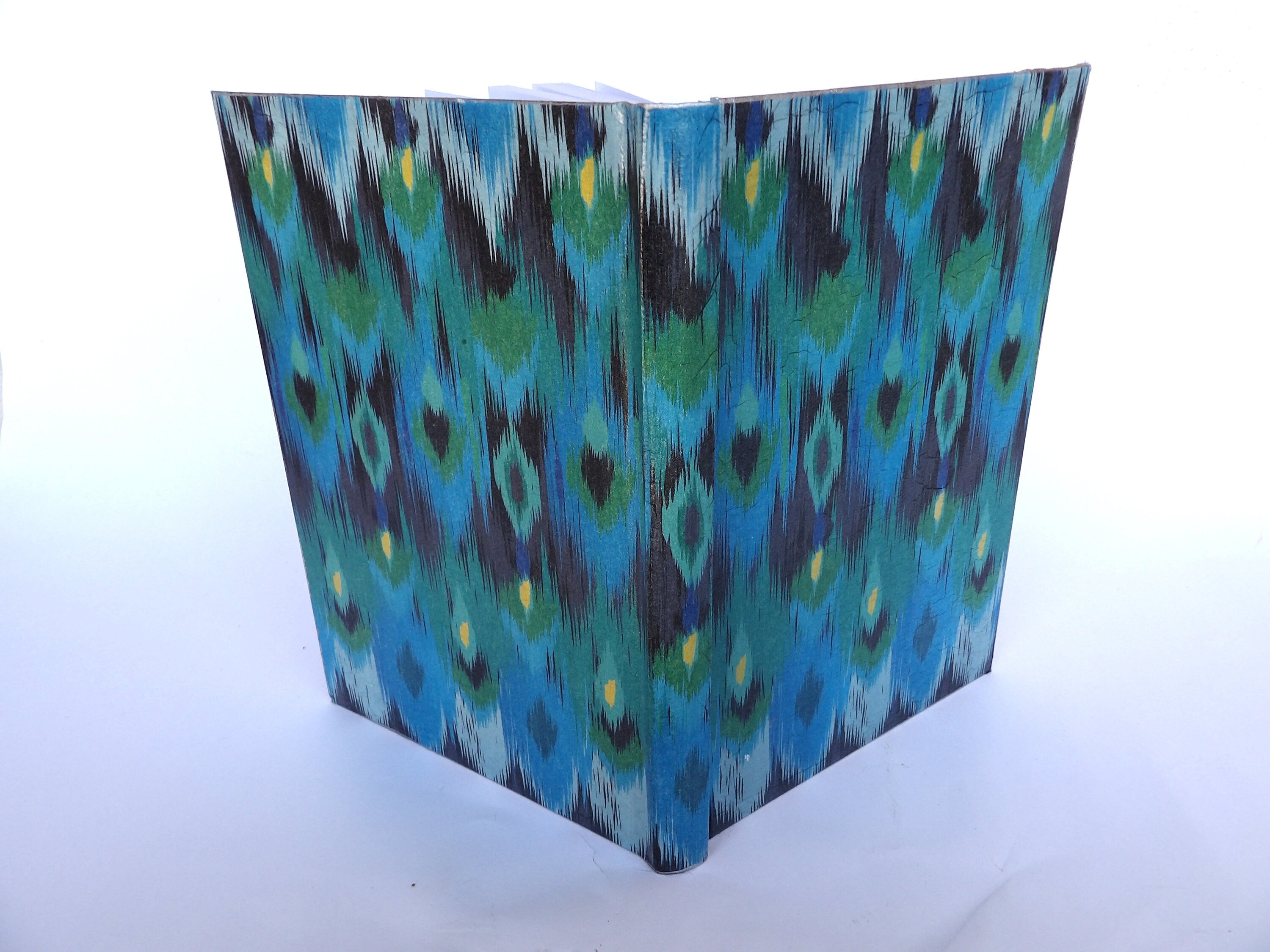 Daily Planner 2026, A5 Hard Cover Diary, Journal, Appointment Book, Agenda Day to a Page, Peacock Feathers desk diary, Co-worker Calendar