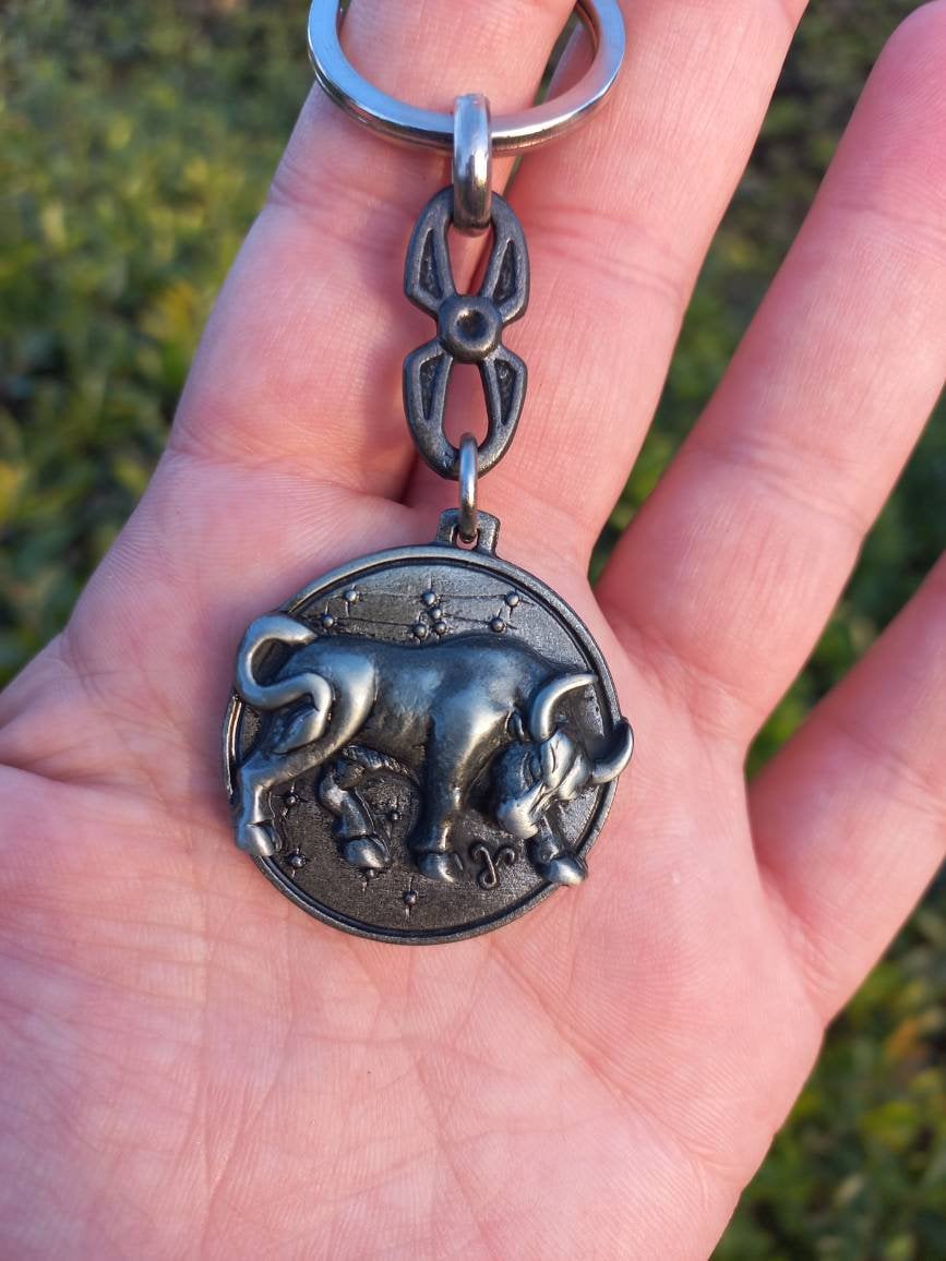 Taurus Zodiac Sign Keyring, Bull Keychain, Horoscope Gift, Bag Charm, Astrology Gift, Star Sign Keychain, Bull Charm Jewelry, Unisex Gift