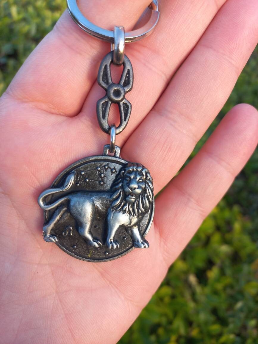 Leo keychain, Lion keyring, zodiac pendant, astrology bag charm, horoscope jewelry, star sign, birthday gift, car accessory, constellation