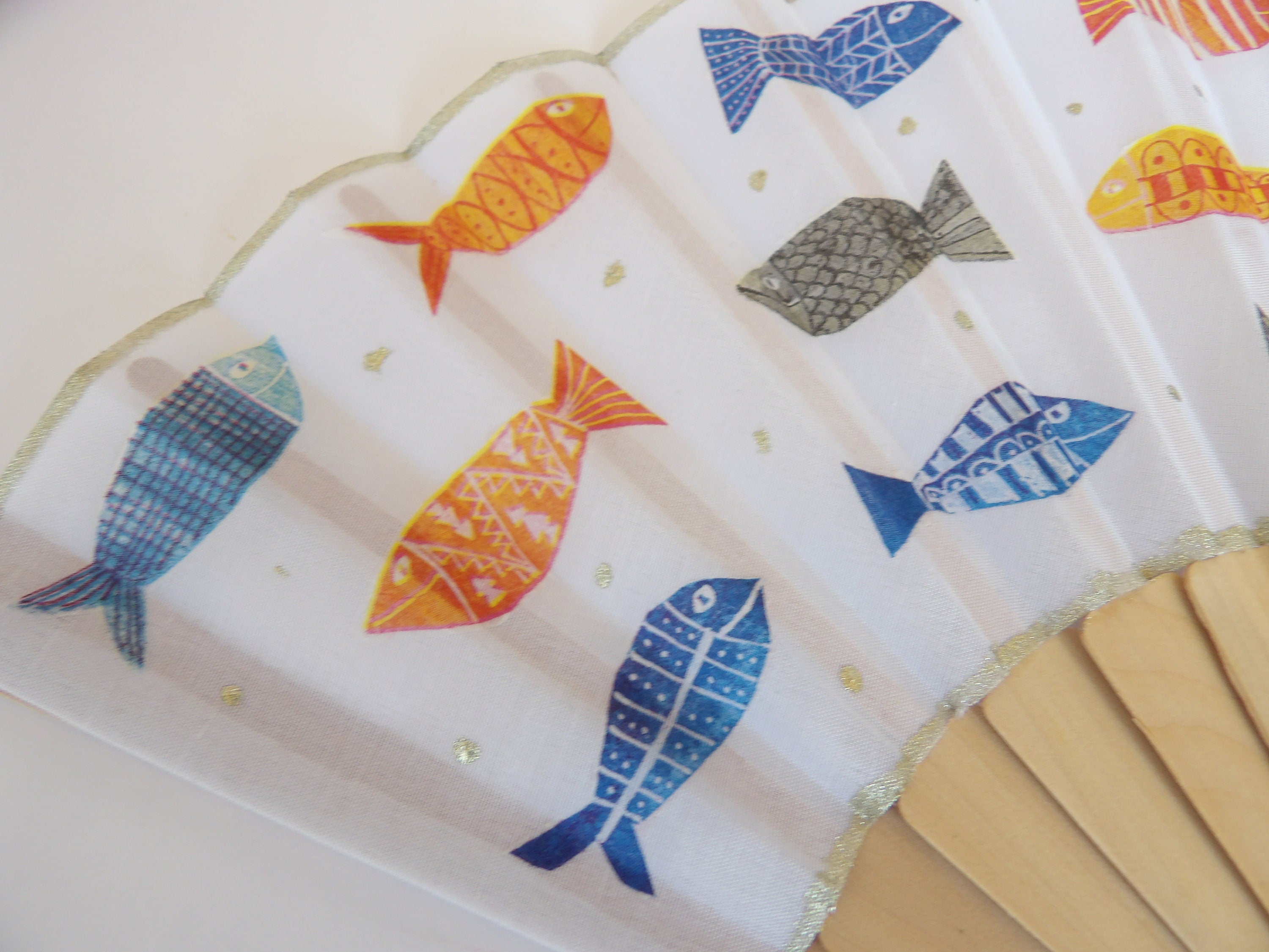 Hand Fan for Beach wedding, Folding Fan with Fishes, Wedding Hand Fan, Scllop Handheld fan, Bride Hand Fan, Summer Accessory, Gift for Wife