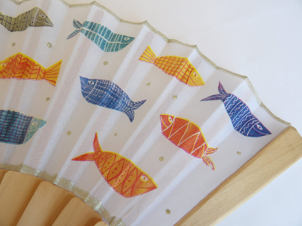 Hand Fan for Beach wedding, Folding Fan with Fishes, Wedding Hand Fan, Scllop Handheld fan, Bride Hand Fan, Summer Accessory, Gift for Wife