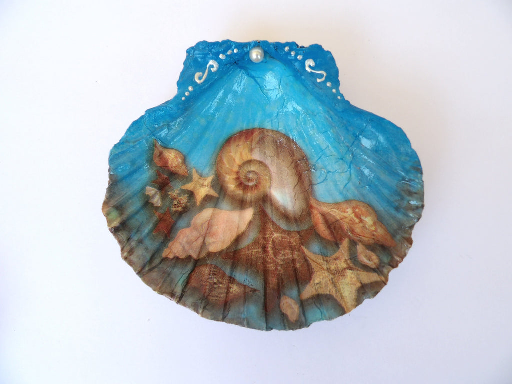 Scallop shell ring dish, soap dish, jewelry dish, large shells dish, mediterranean trinket dish, candy dish, bathroom decor with shells