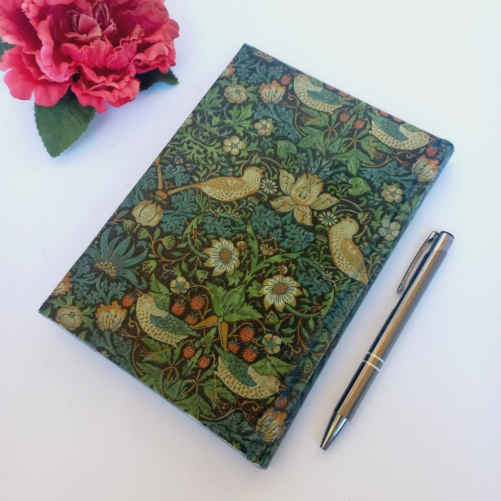 William Morris Daily Planner 2026, A5 Hard Cover Diary, Strawberry Thief Journal, Appointment notebook, Agenda Day to a Page, Daily Calendar