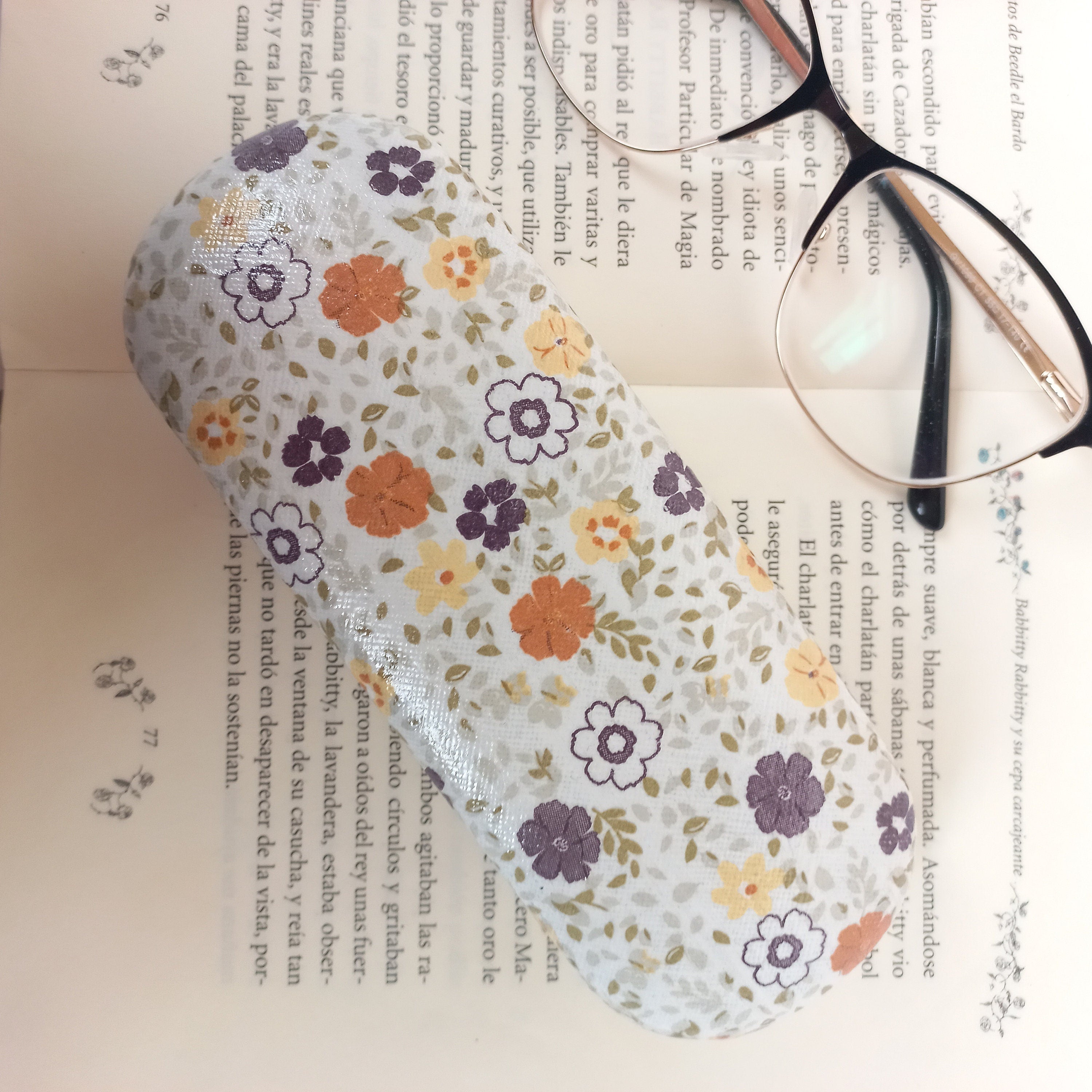Floral Hard Eyeglasses Case: Handmade Glasses Protector
