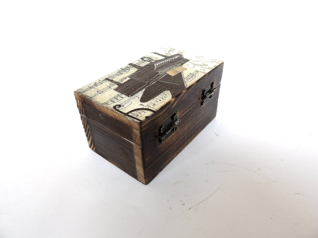 Wooden jewelry box with piano and notes, small shabby chic box for musicians, OOAK art box, rustic grand piano box, gift for music teacher