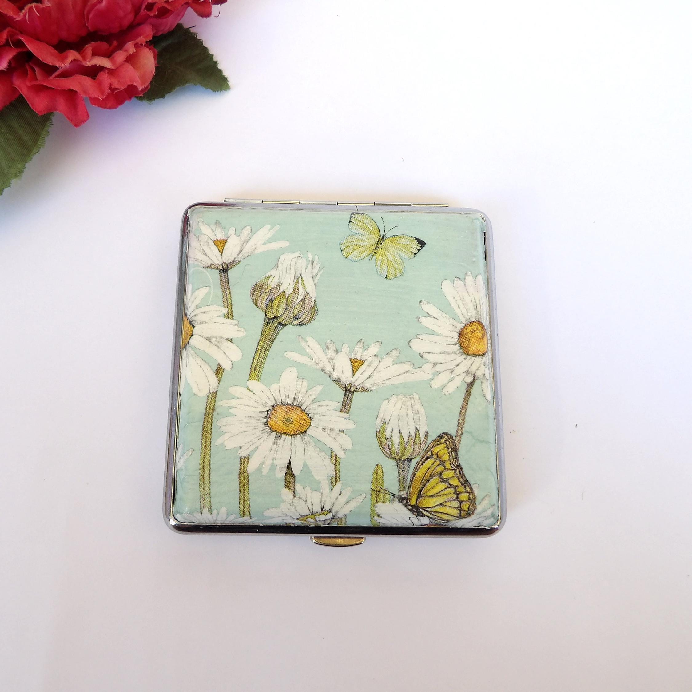 Daisies Cigarette Case, Butterfly ID Case, Business Card Case, Wild Flowers Case, Credit Card Wallet, Floral Cigarrette Holder, Clutch case