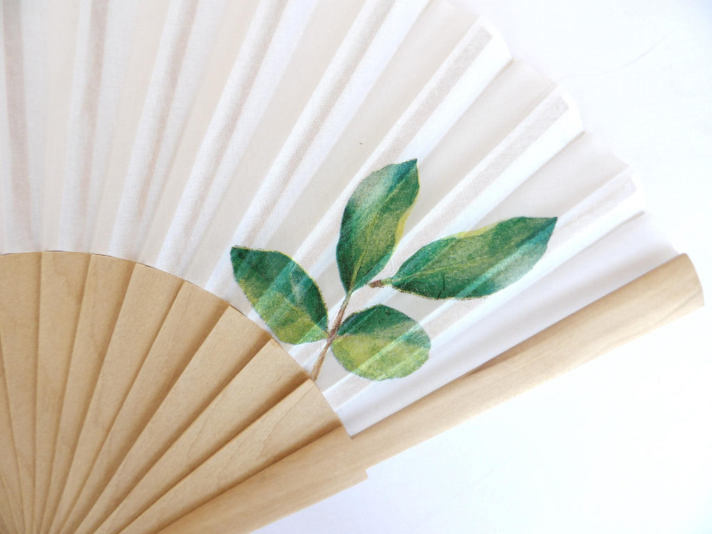 Red Rose Hand Fan, Woman Hand Fan, Spanish fan, Hot Summer Accessory, Trendy Wedding Gift, Scallop Folding Fan, Fashion Hand Fan, Abanico