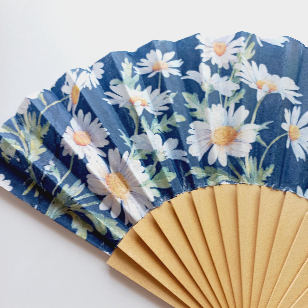 Daisy flowers Hand Fan, Floral Holding Fan, Meadow flowers hand fan for woman, Spanish Hand Fan, gift for bride, summer wedding accessory
