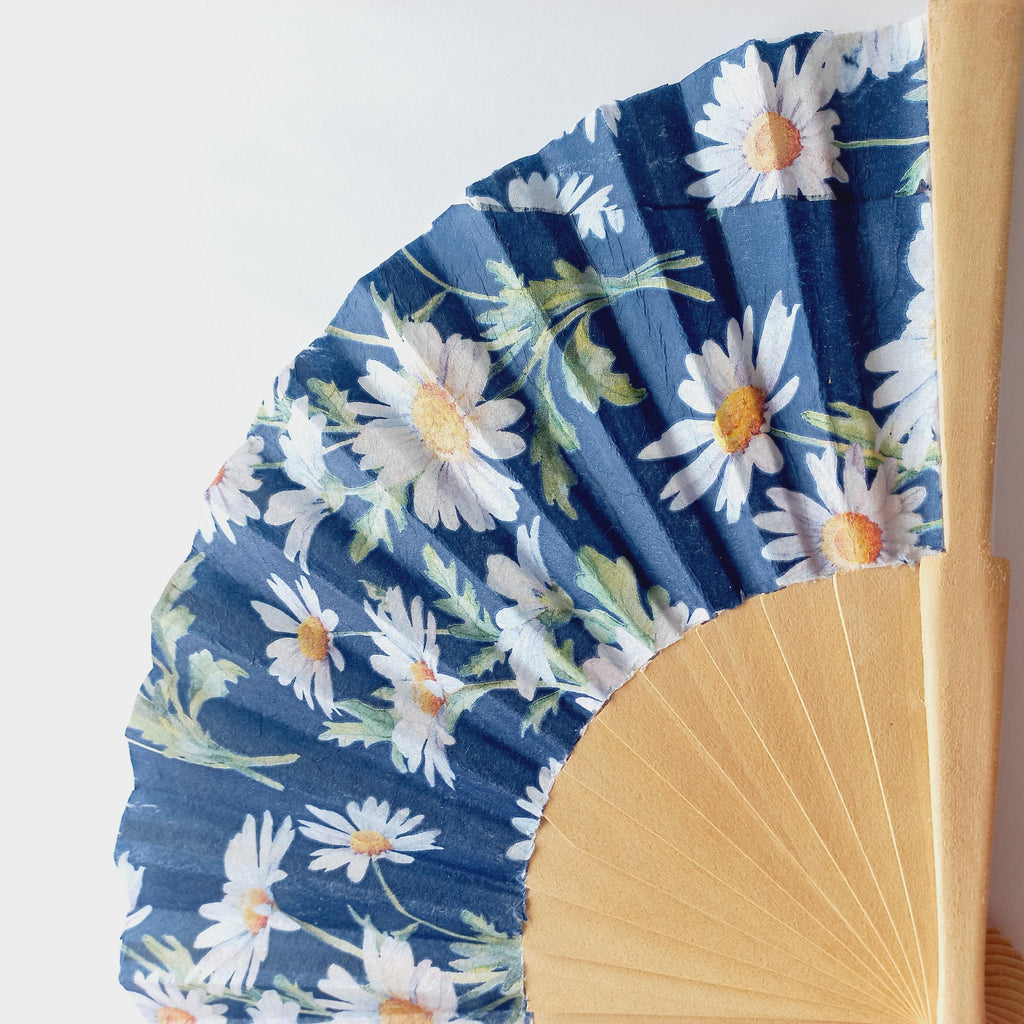 Daisy flowers Hand Fan, Floral Holding Fan, Meadow flowers hand fan for woman, Spanish Hand Fan, gift for bride, summer wedding accessory
