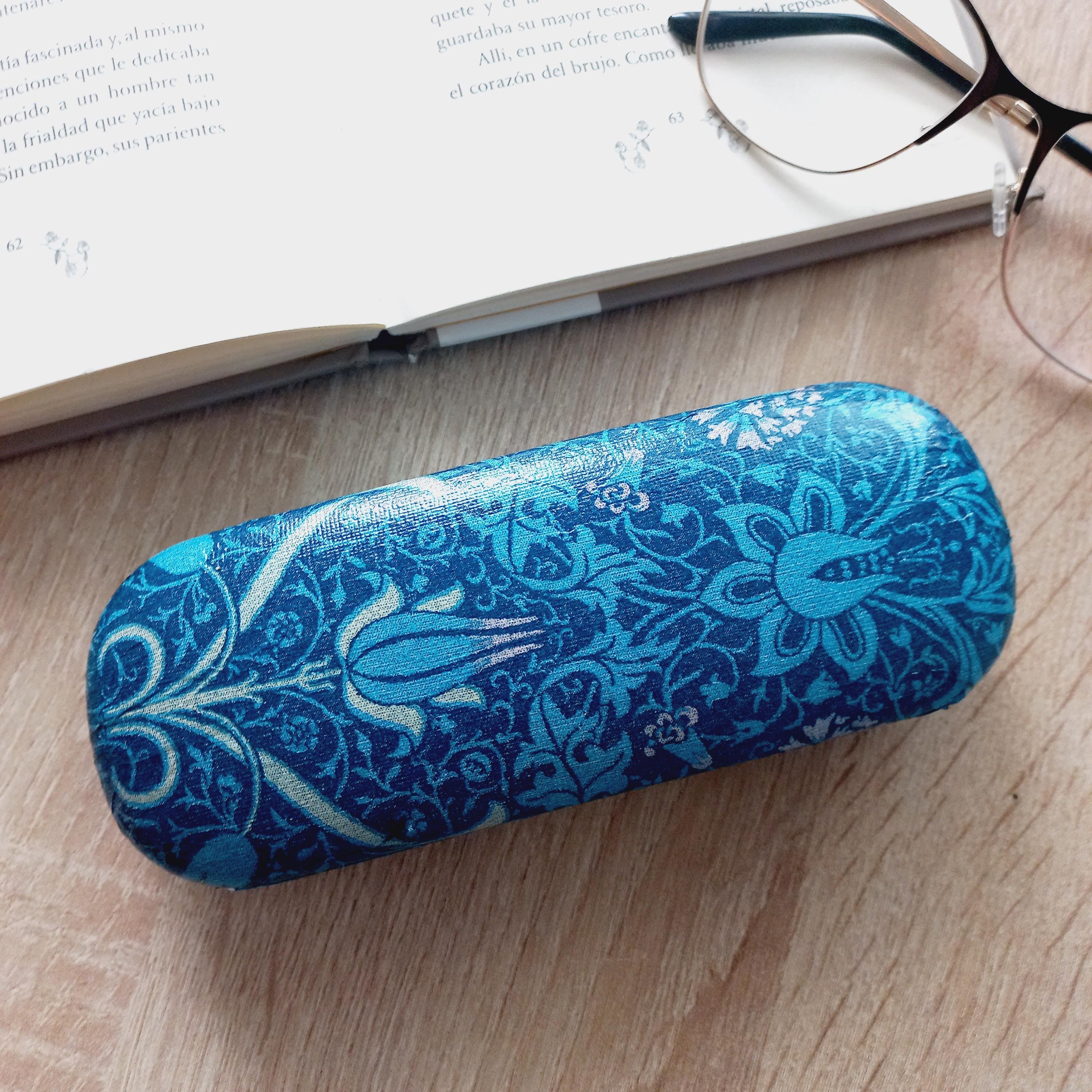 Tulip and Net Blue Eyeglass Case, Portable Hard Glasses Case, William Morris Eyeglass Protector, Adorable Eyeglasses Box,  Reading glasses