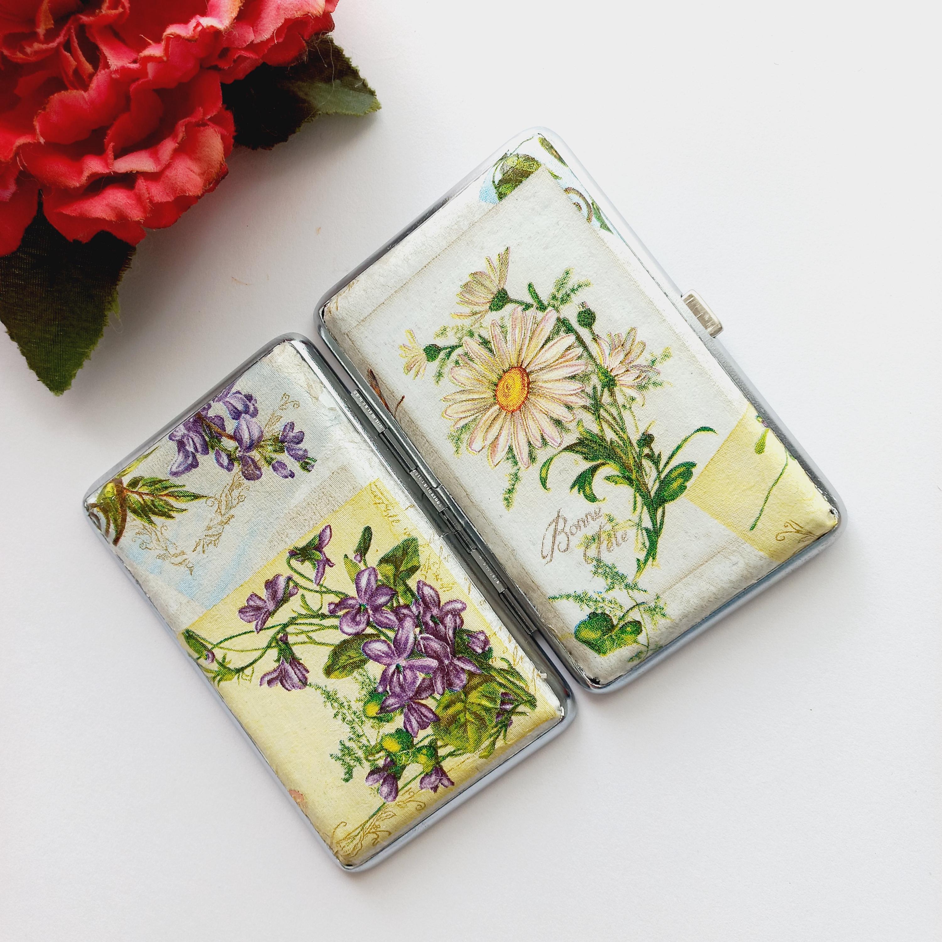 Slim Cigarrette Case with Daisy, Floral Box, Business Card Case, Gift for Smokers, Elegant, Credit Card Case, Bag Purse with Violets
