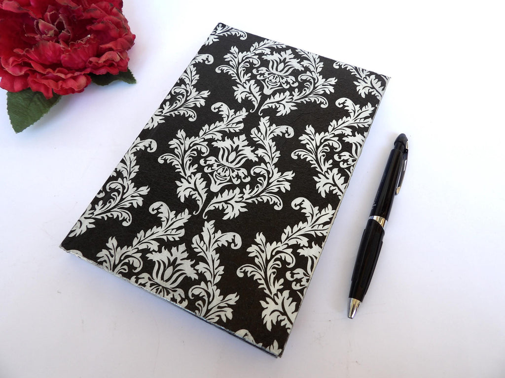 Hardcover Daily Diary 2026 | Elegant Planner & Journal | English and Spanish Versions | Black Notebook Gift for Writers and Students