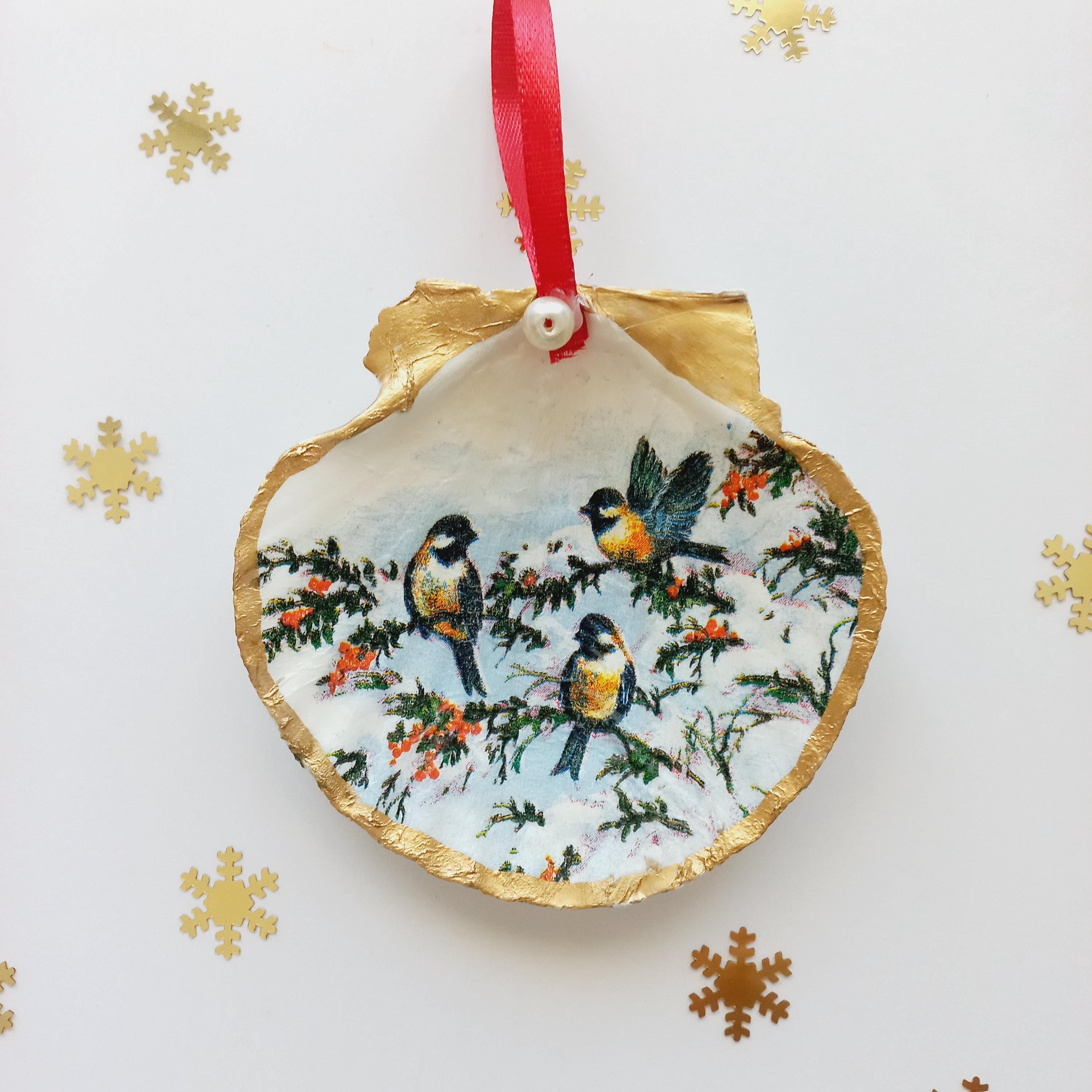 Chrisrmas Scallop Shell Ornament – Snowman Christmas Decoration, Coastal Holiday Ornament, Beach Cottage Christmas Gift