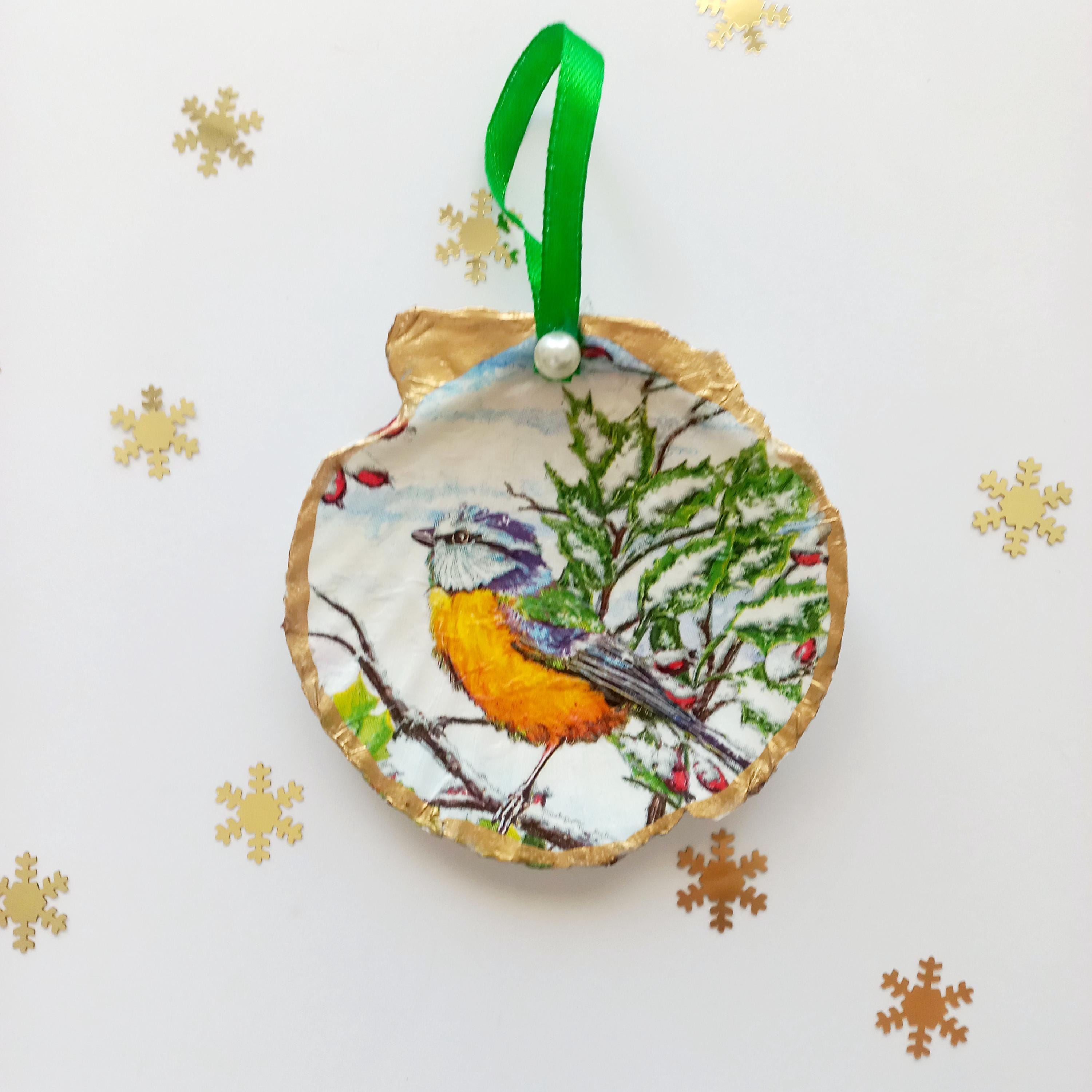 Chrisrmas Scallop Shell Ornament – Snowman Christmas Decoration, Coastal Holiday Ornament, Beach Cottage Christmas Gift