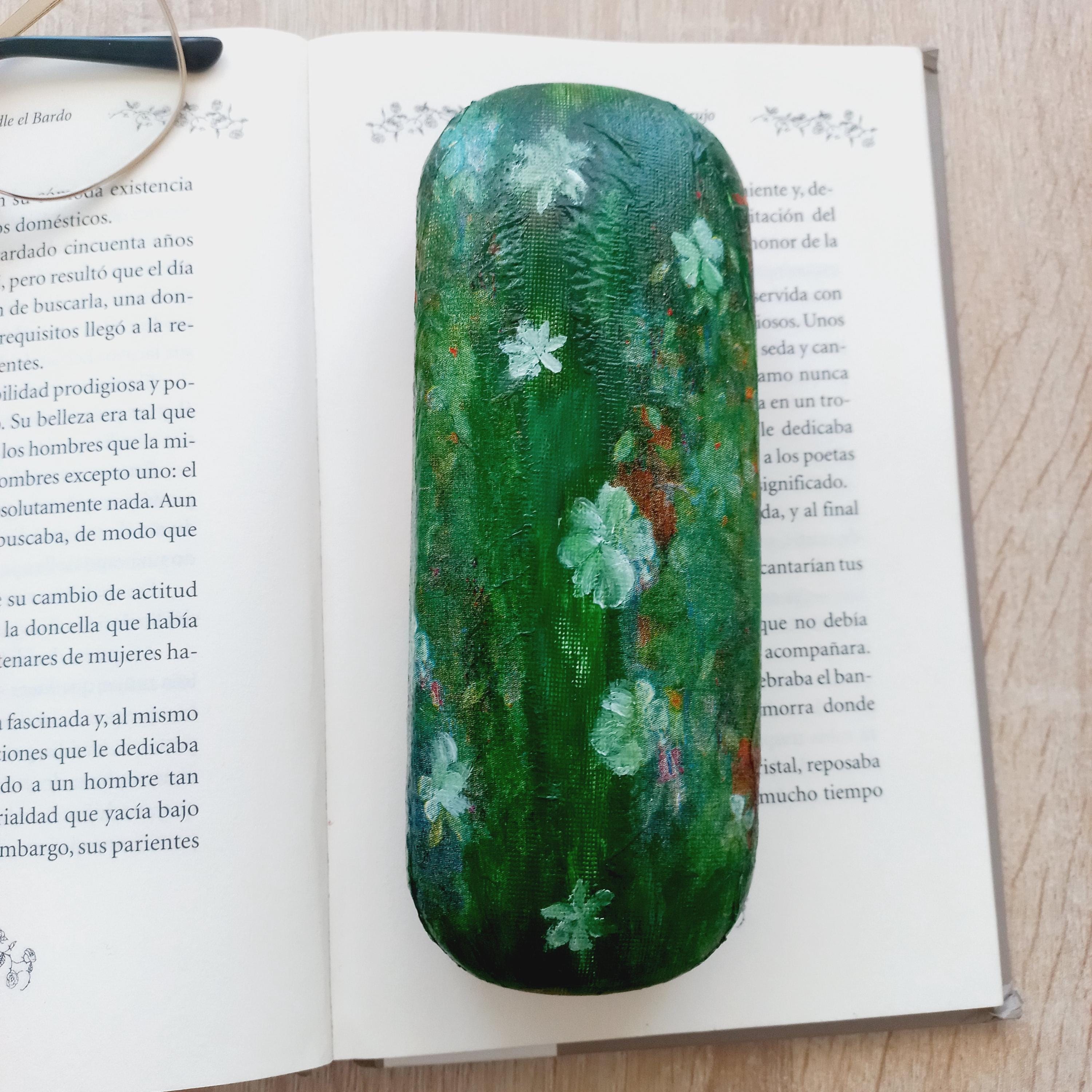Friah Kahlo Eyeglass Case, Portable Hard Glasses Case, Art Eyeglass Protector, Adorable Eyeglasses Box,  Reading glasses
