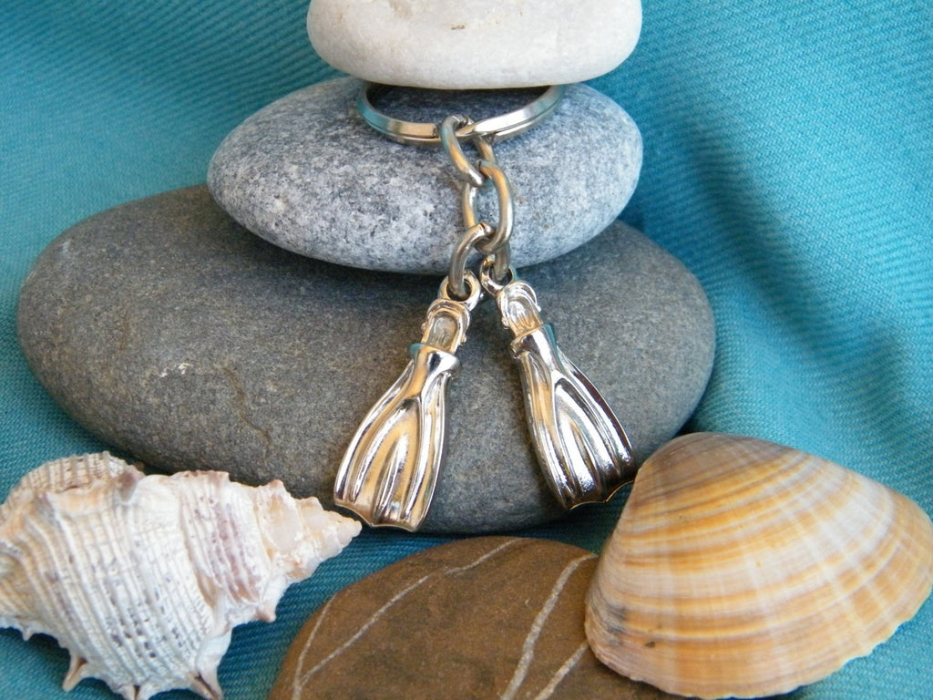 Scuba diving flippers keyring, diving keychain, swimmers gift, swim team, diving sports Charm, diver fins, gift for diving lovers